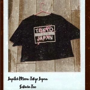 🍒🌸JUNIPER MOON 🌙 TOKYO JAPAN 🌸🍒CROPPED TEE!!